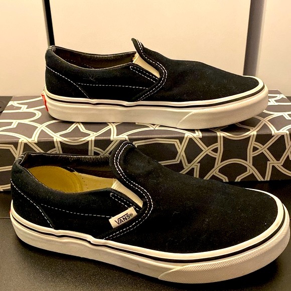 Vans Kids Slip-on Canvas Black and White Shoes. Size 3 Kids - Picture 3 of 6
